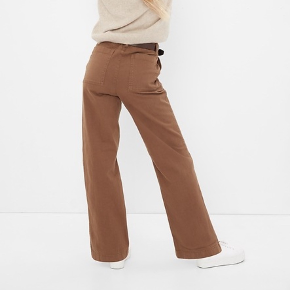 Gap Mid Rise Loose Khaki in Cozy Brown | 4 petite
